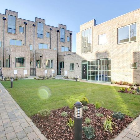 Stunning Newbuilt 3 Bed House Sleeps 9 Βίλα Edmonton Εξωτερικό φωτογραφία
