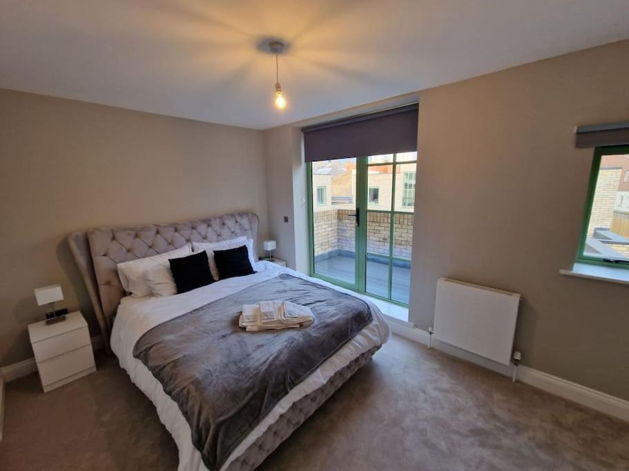 Stunning Newbuilt 3 Bed House Sleeps 9 Βίλα Edmonton Εξωτερικό φωτογραφία
